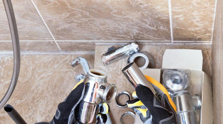Professional gutter cleaning in Estherville, IA